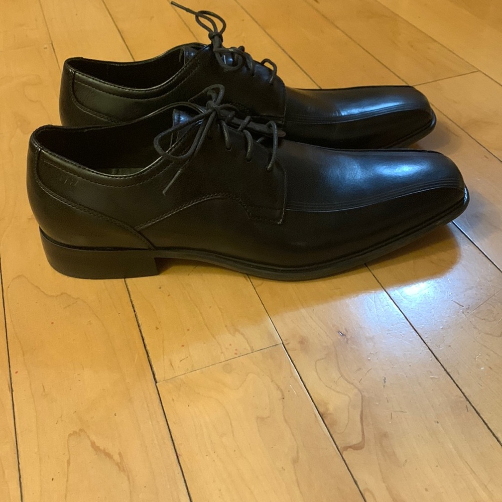 Mens Kenneth Cole Meet N Greet Dress Shoes Size 9.5. Brand new with box.